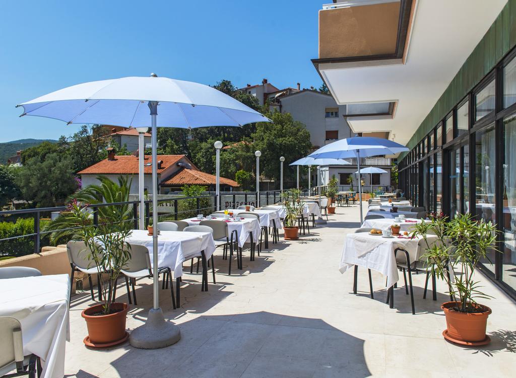 Hotel Amfora Rabac Exterior photo